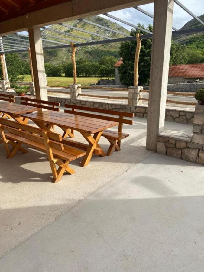 Willa Bungalows Kisin Trebinje Zewnętrze zdjęcie